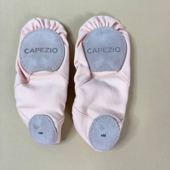 Capezio 2037W Hanami Ballet Shoes Light Pink Peach Canvas Split Sole Size 4M NIB - Picture 5 of 8